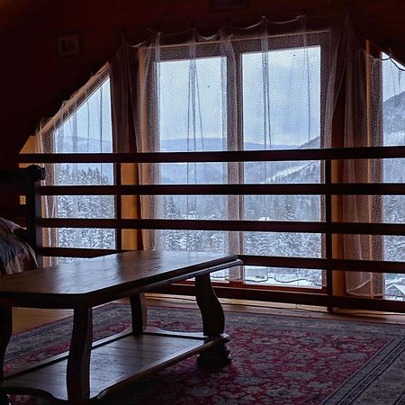 12 Months Estate Guest House Myslovka Стая снимка