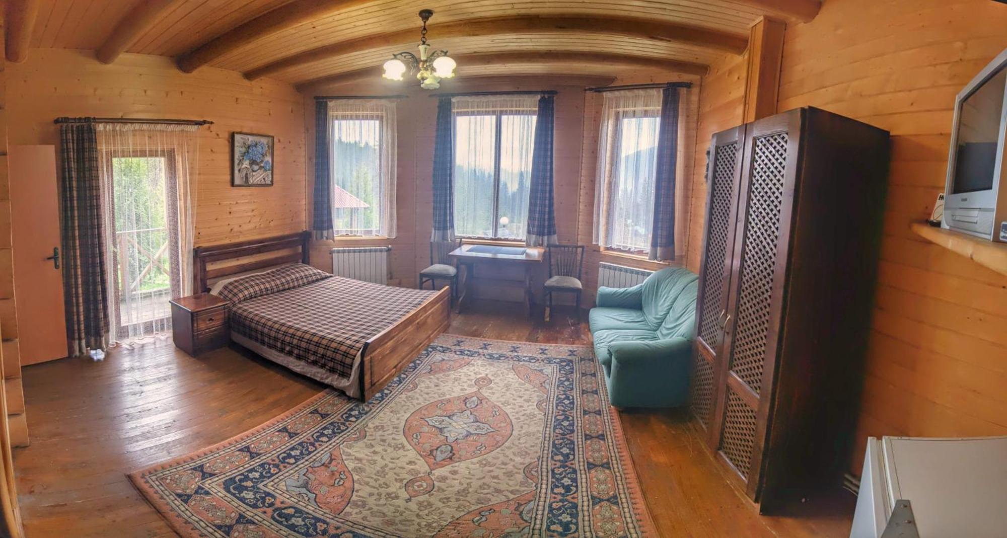 12 Months Estate Guest House Myslovka Стая снимка