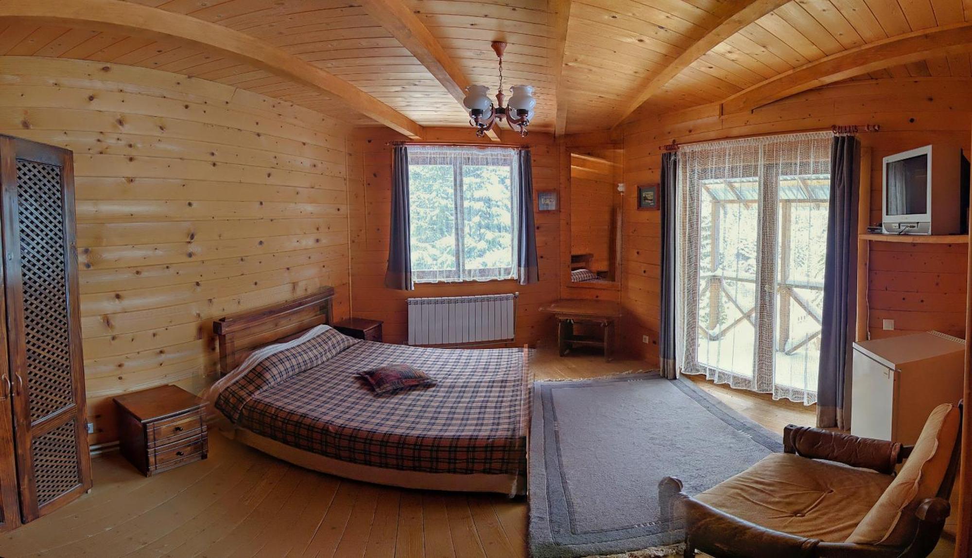 12 Months Estate Guest House Myslovka Екстериор снимка