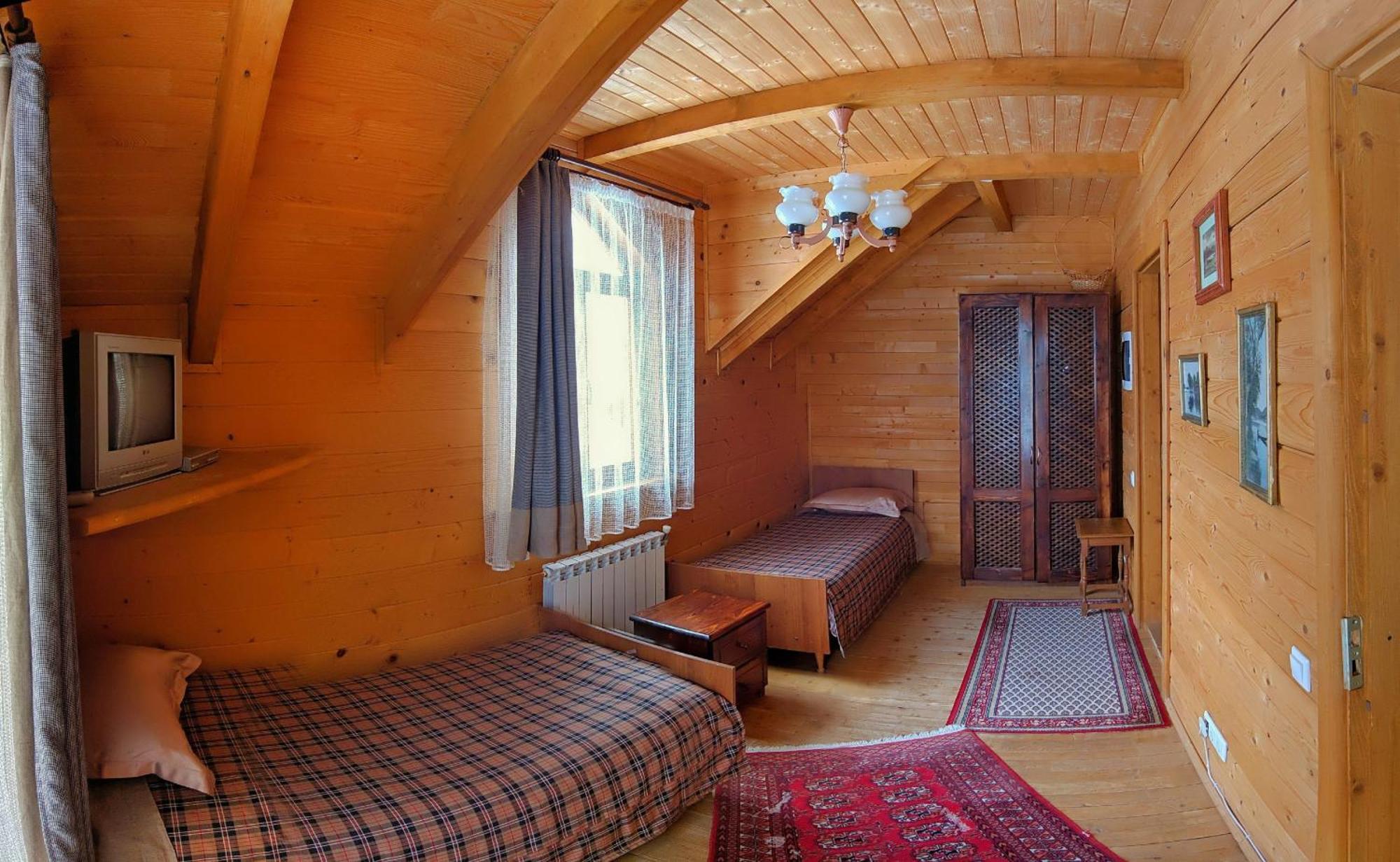 12 Months Estate Guest House Myslovka Стая снимка