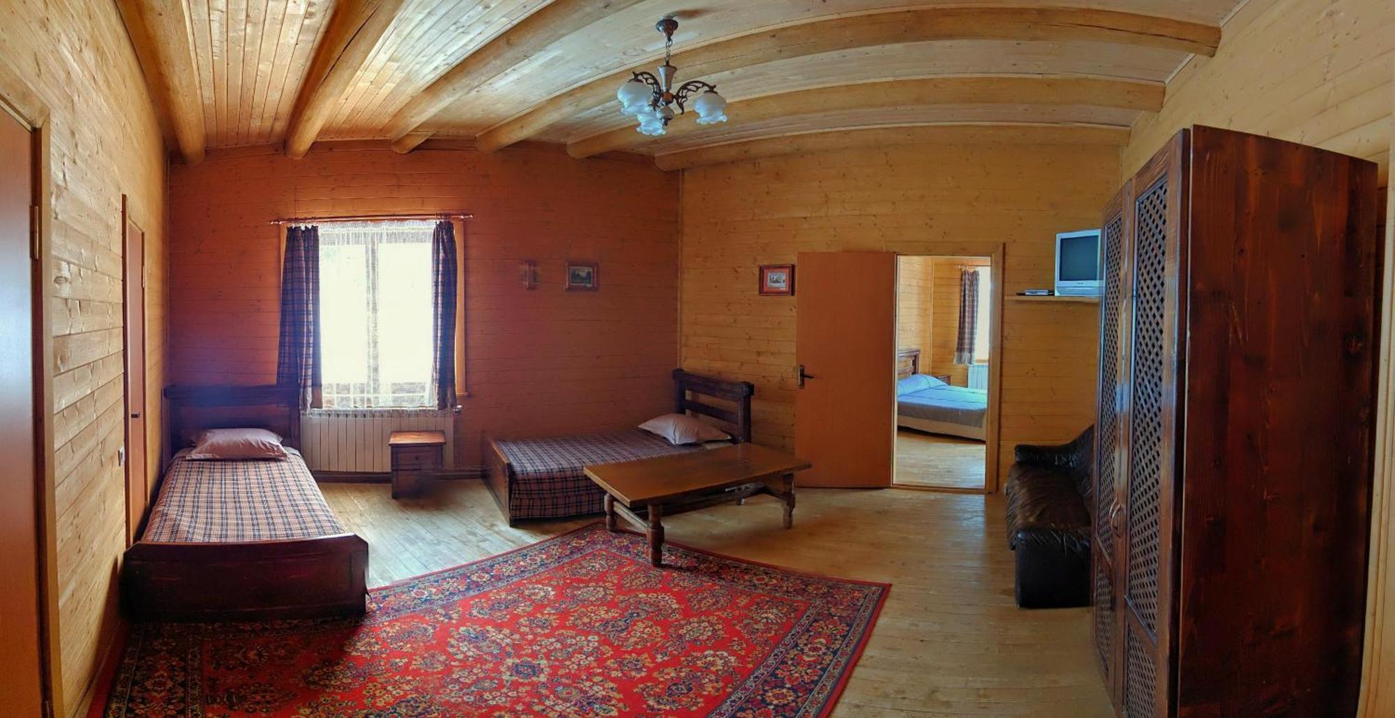 12 Months Estate Guest House Myslovka Стая снимка