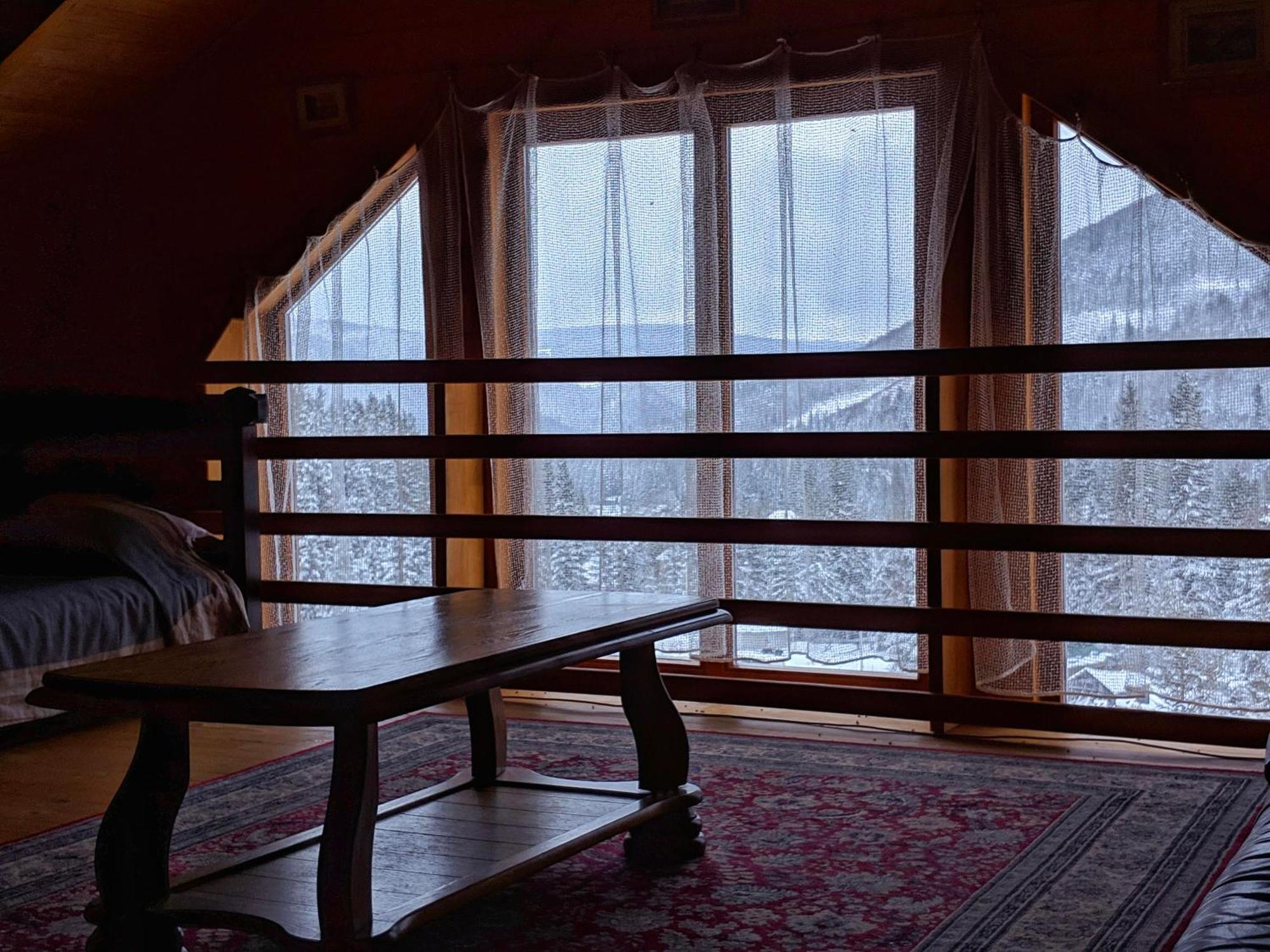 12 Months Estate Guest House Myslovka Стая снимка