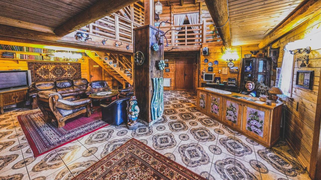 12 Months Estate Guest House Myslovka Екстериор снимка