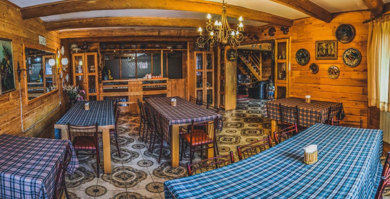 12 Months Estate Guest House Myslovka Екстериор снимка