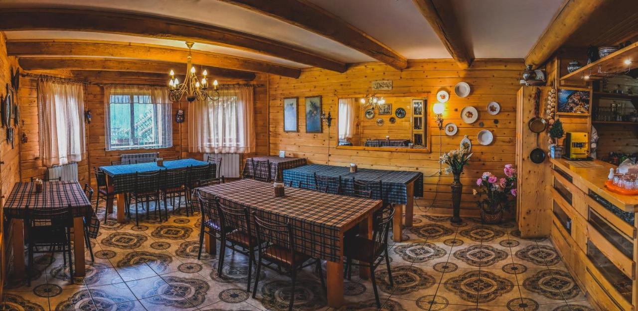 12 Months Estate Guest House Myslovka Екстериор снимка