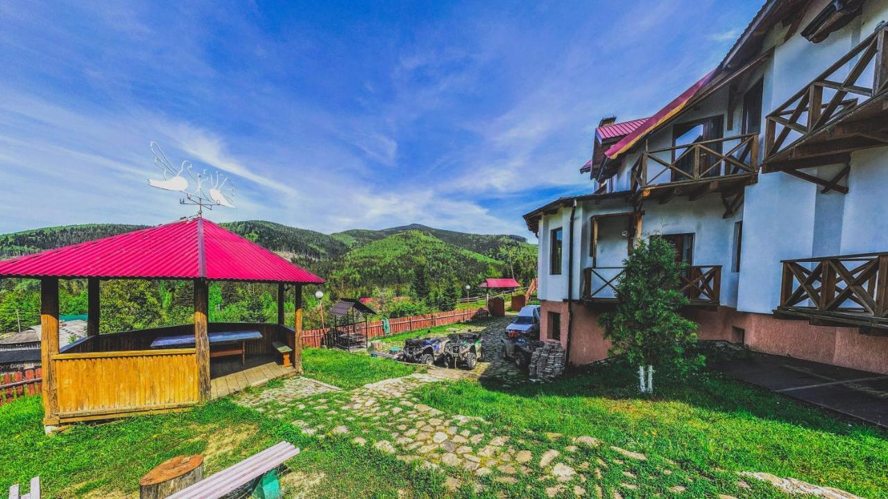 12 Months Estate Guest House Myslovka Екстериор снимка