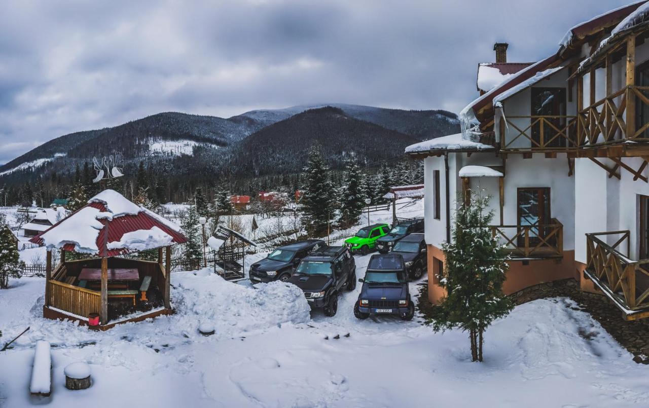 12 Months Estate Guest House Myslovka Екстериор снимка