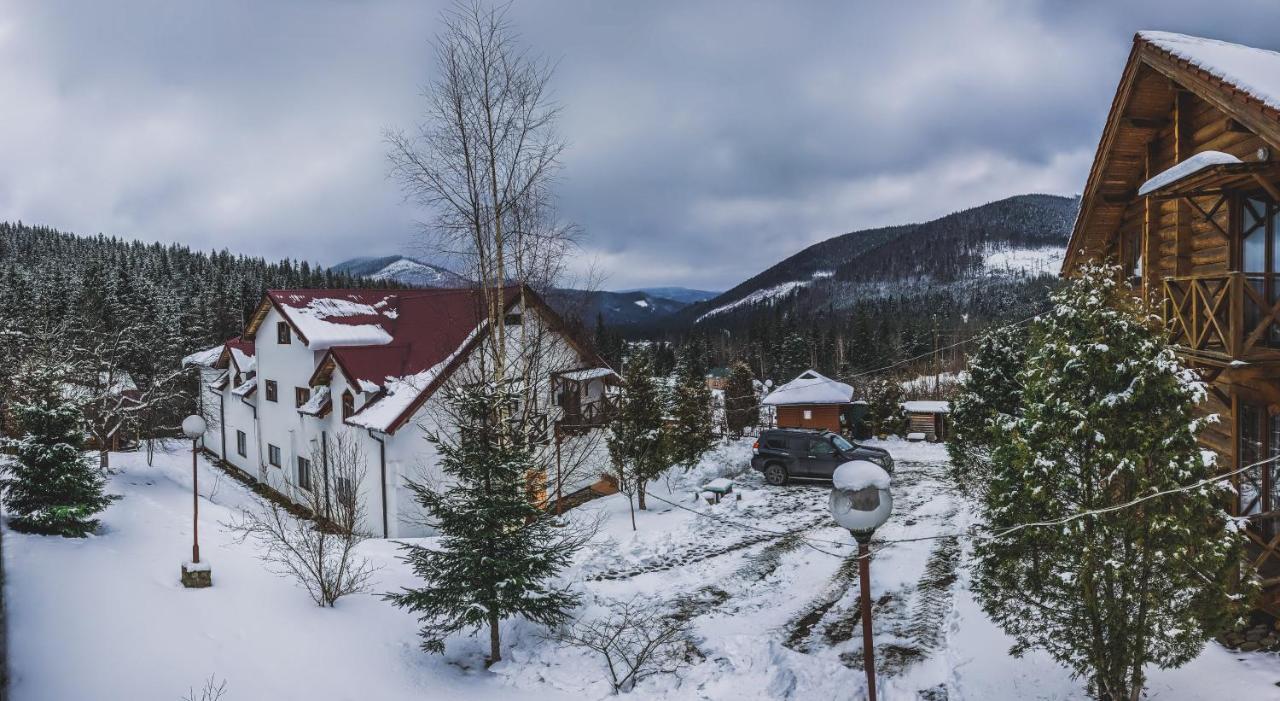 12 Months Estate Guest House Myslovka Екстериор снимка