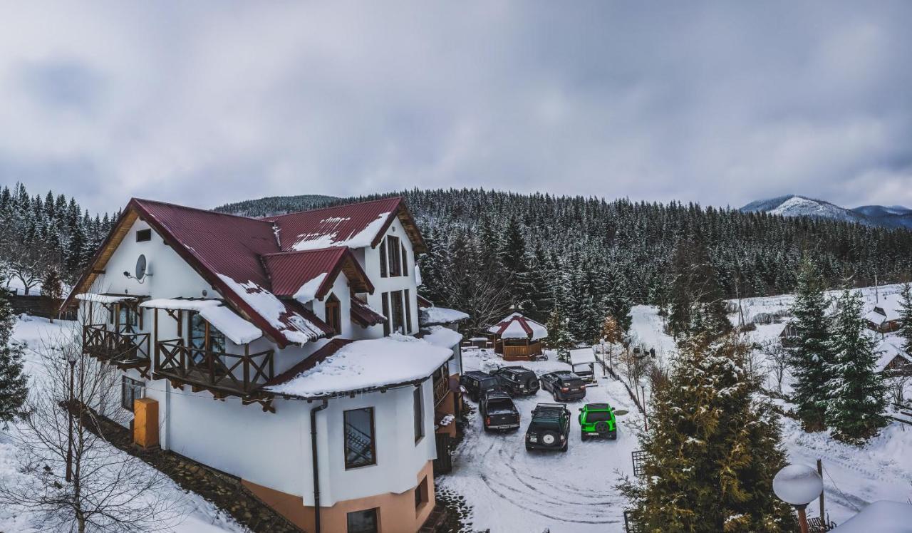 12 Months Estate Guest House Myslovka Екстериор снимка
