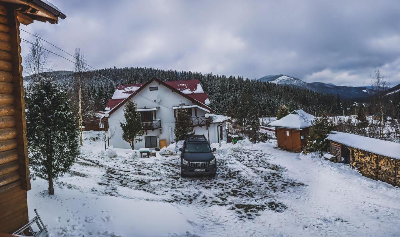 12 Months Estate Guest House Myslovka Екстериор снимка