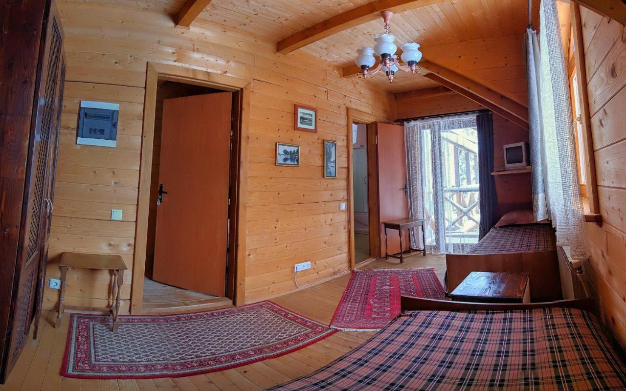 12 Months Estate Guest House Myslovka Стая снимка