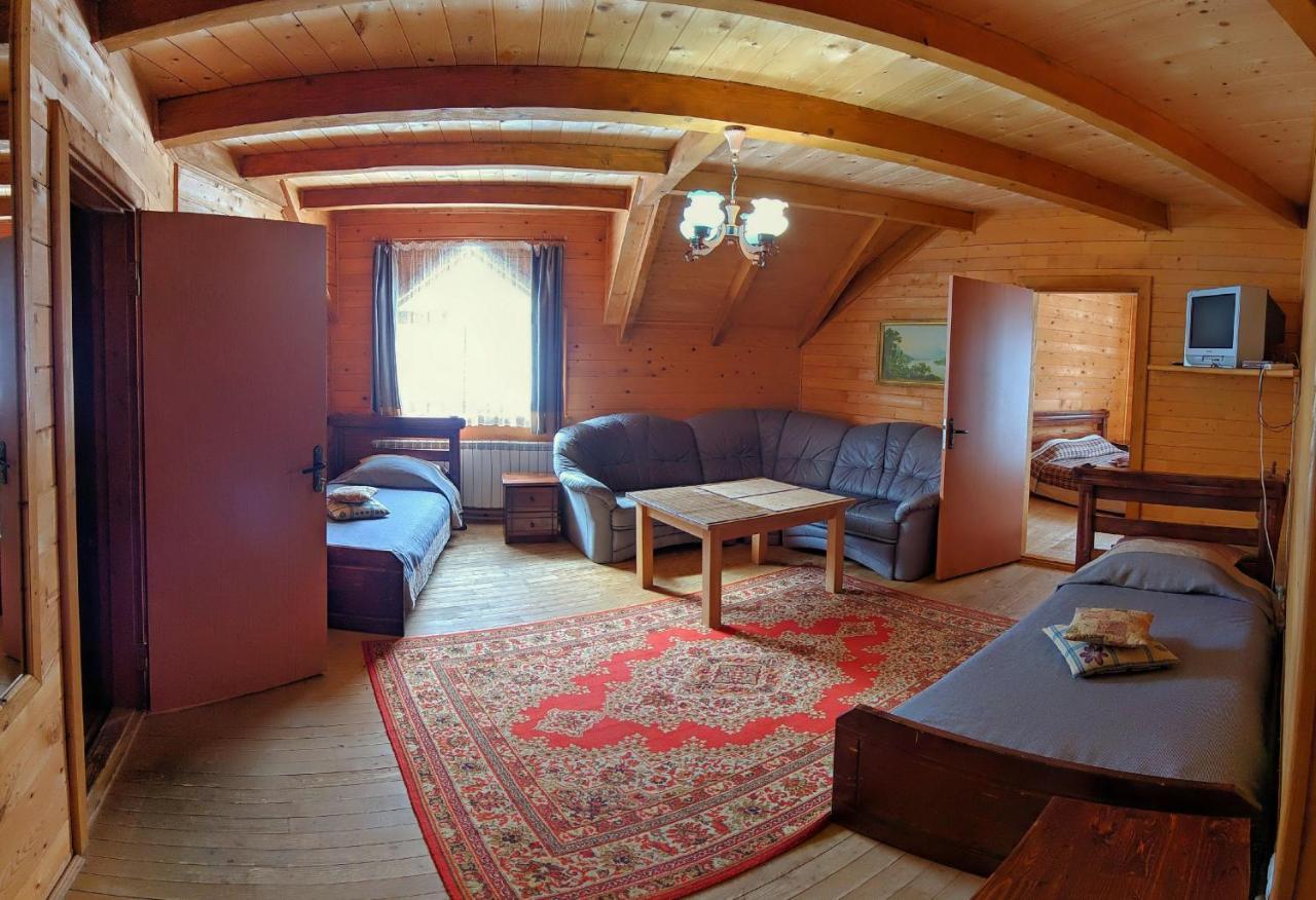 12 Months Estate Guest House Myslovka Стая снимка